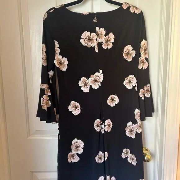 Tommy Hilfiger Black Floral Jersey Bell Sleeve Dress Size 6 - Picture 3 of 9